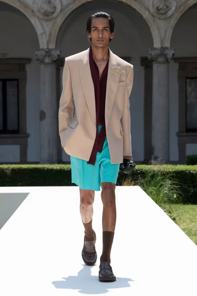 Look 45